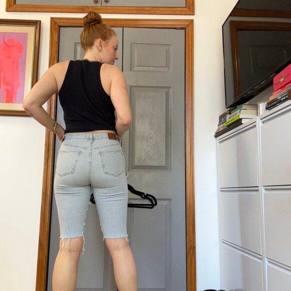 Madewell 10” High-Rise Skinny Cropped Jorts - Picture 9 of 10